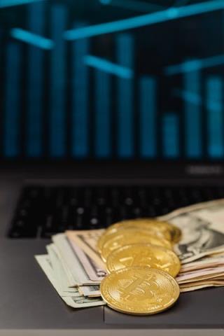 比特币成法定货币，金融新纪元！