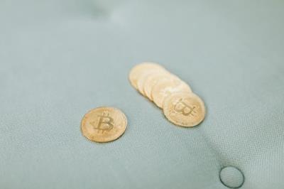 比特币革命：划时代的金融变革